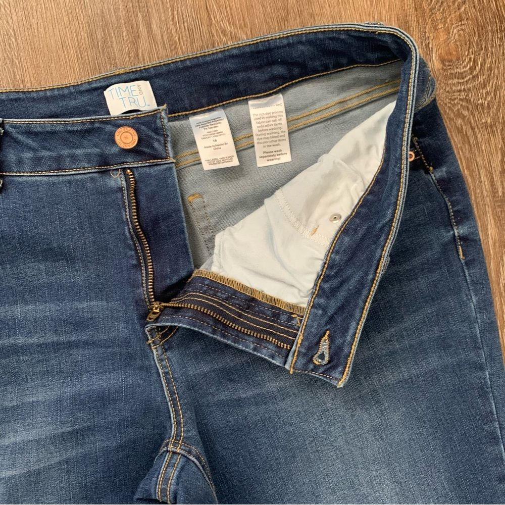 Time and Tru Jeans Size 16 - Picture 5 of 7